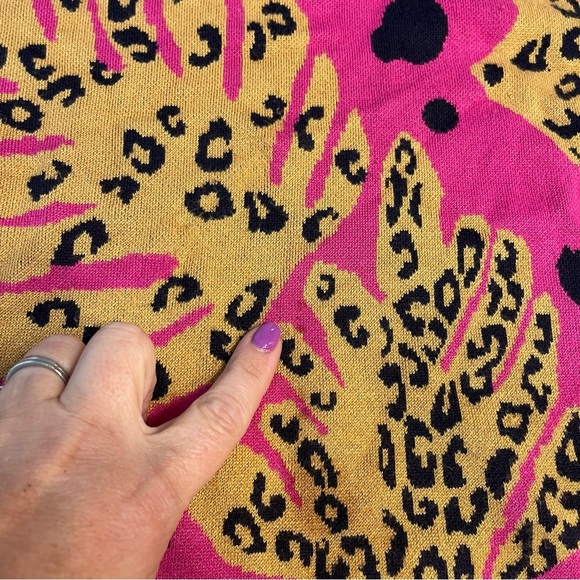 Fate Pink tan and black Patterned Sweater size medium - Picture 2 of 8